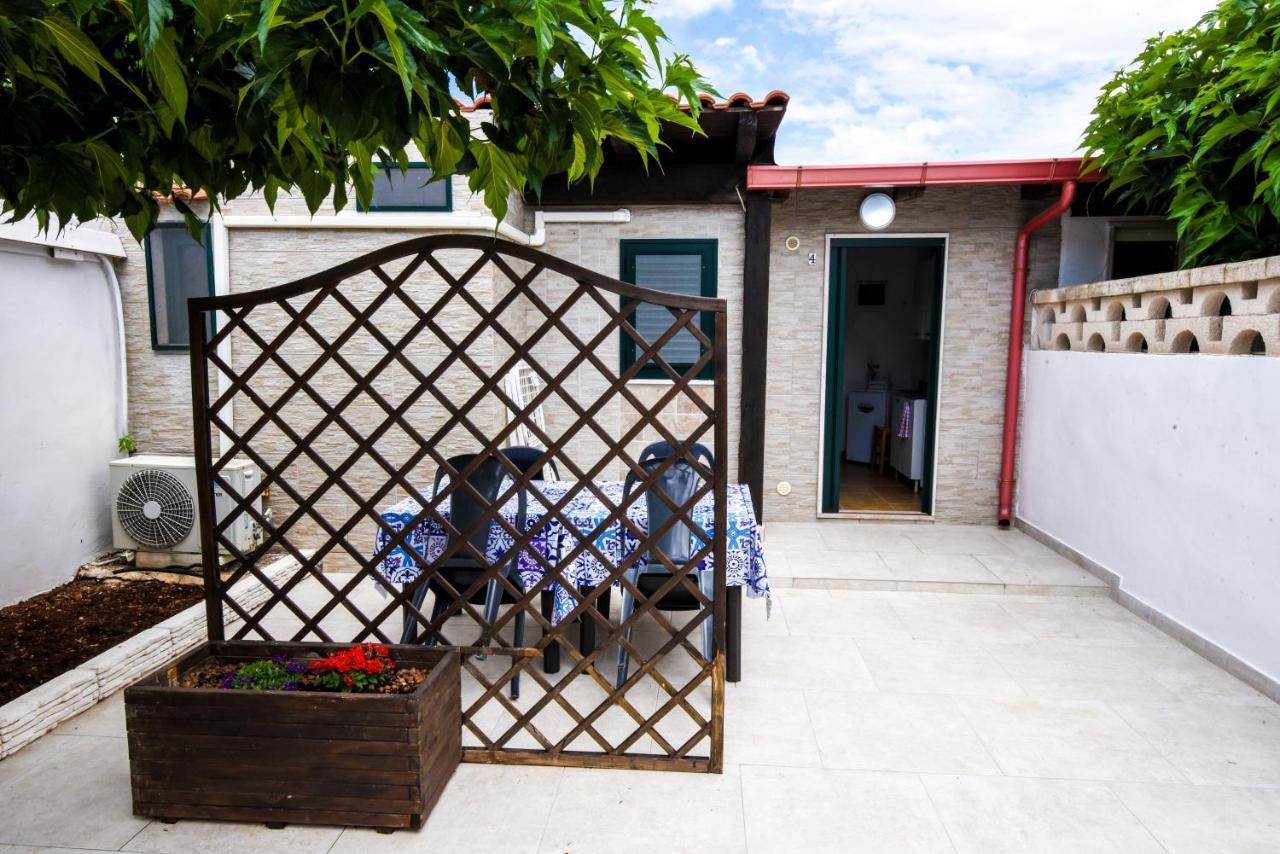 B&B Macchia Mediterranea ซานเปียโตร อิน เบวานญา ภายนอก รูปภาพ