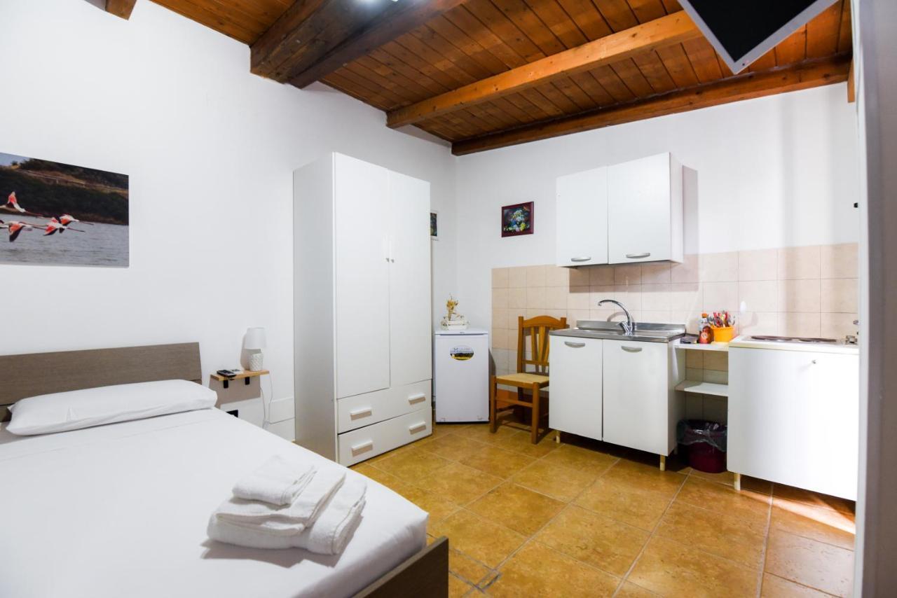 B&B Macchia Mediterranea ซานเปียโตร อิน เบวานญา ภายนอก รูปภาพ